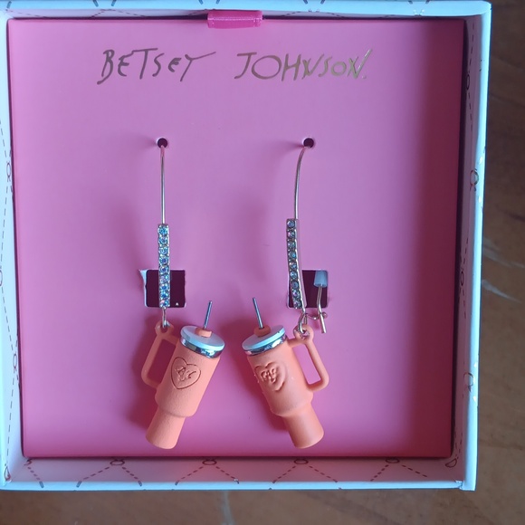 Betsey Johnson Earrings New In Box - Picture 5 of 5